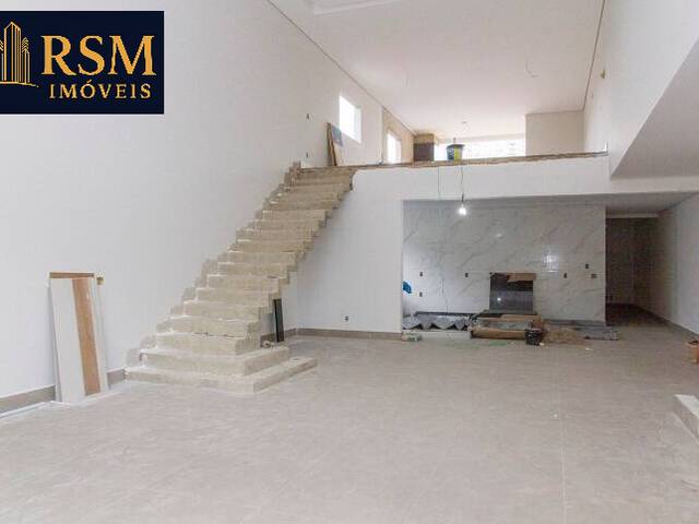 #CA0106 - Casa para Venda em Santos - SP - 1