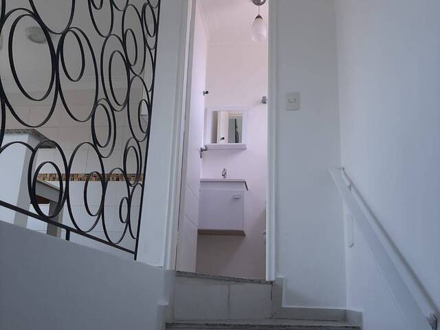 #915 - Casa para Venda em São Vicente - SP - 2