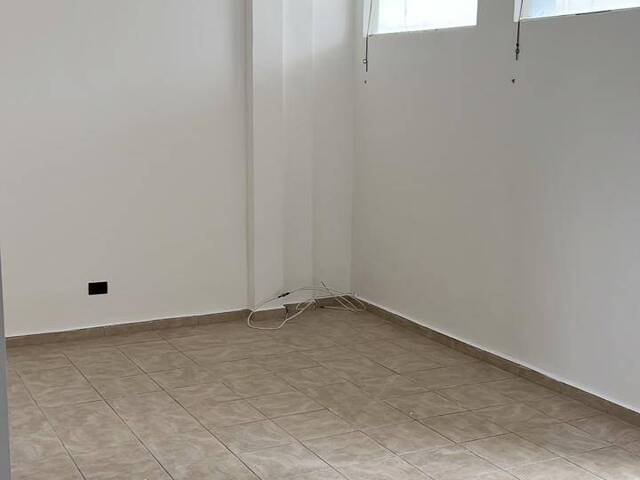 #1011 - Apartamento para Locação em Santos - SP