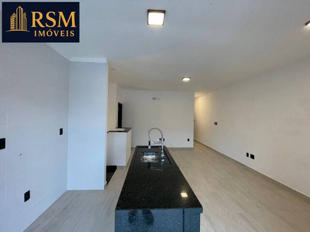 #1030 - Casa para Venda em Santos - SP