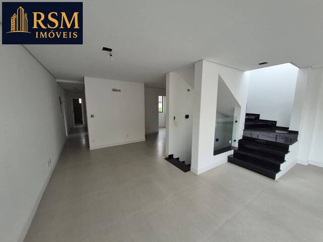 #1048 - Casa para Venda em Santos - SP - 2