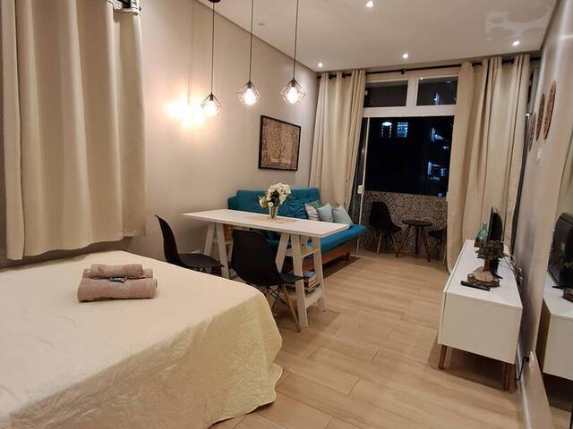 #1057 - Apartamento para Venda em Santos - SP