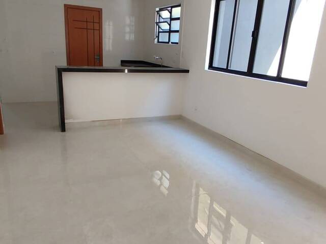 Casa para Venda em Santos - 2