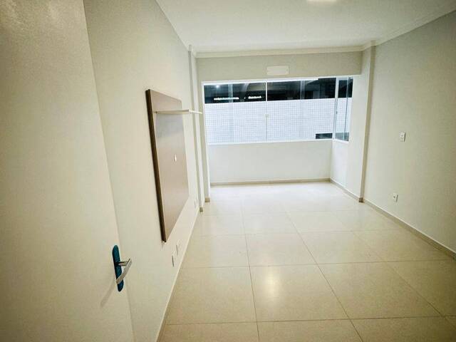 Apartamento para Venda em Santos - 3